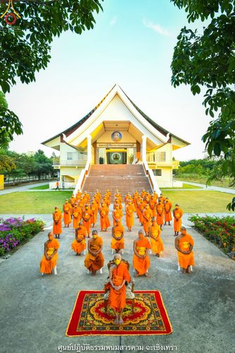 ภาพ No.39618:พิธีตัดปอยผม ปลงผม ขอขมารับผ้าไตรและพิธีบรรพชา ในโครงการอุปสมบท บูชาธรรมมหาปูชนียาจารย์ ประจำปี 2564 ชุดที่ 3