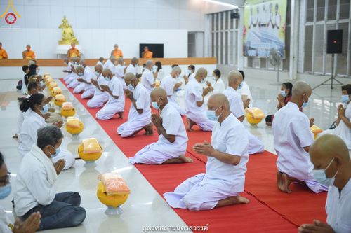 ภาพ No.40134:พิธีตัดปอยผม ปลงผม ขอขมารับผ้าไตรและพิธีบรรพชา ในโครงการอุปสมบท บูชาธรรมมหาปูชนียาจารย์ ประจำปี 2564 ชุดที่ 9