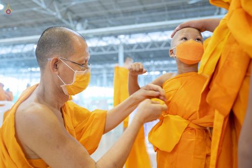 ภาพ No.44364:ประมวลภาพพิธีบรรพชา และพิธีถวายบาตร โครงการบวชภาคฤดูร้อน พ.ศ. 2565