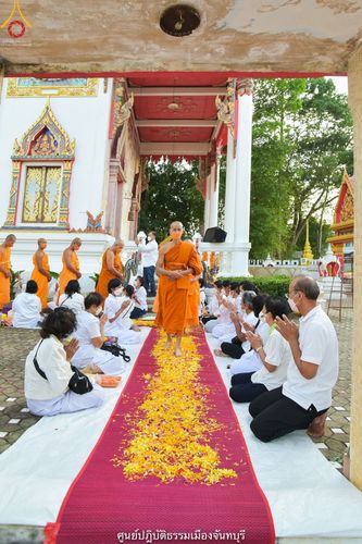 ภาพ No.39837:พิธีตัดปอยผม ปลงผม ขอขมารับผ้าไตรและพิธีบรรพชา ในโครงการอุปสมบท บูชาธรรมมหาปูชนียาจารย์ ประจำปี 2564 ชุดที่ 6