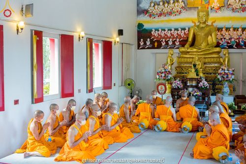 ภาพ No.40308:พิธีตัดปอยผม ปลงผม ขอขมารับผ้าไตรและพิธีบรรพชา ในโครงการอุปสมบท บูชาธรรมมหาปูชนียาจารย์ ประจำปี 2564 ชุดที่ 11