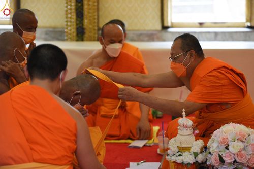 ภาพ No.48086:ประมวลภาพพิธีเวียนประทักษิณ และบรรพชาอุปสมบท รุ่นเข้าพรรษา ปี 2565