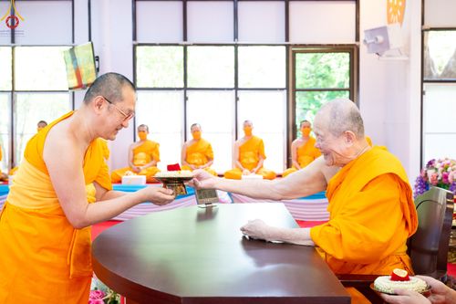 ภาพ No.78151:พิธีเจริญพระพุทธมนต์ สมโภชดวงแก้ว  " ดวงตะวันแห่งเกาหลี "  ดวงแก้ว "บริกรรมนิมิต" เพื่อการเข้าถึงธรรม  วันเสาร์ที่ 18 มีนาคม พ.ศ.2566  ณ อาคารปลูกศรัทธา วัดพระธรรมกาย