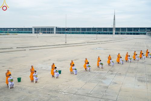 ภาพ No.44017:ประมวลภาพพิธีปลงผม โครงการบรรพชาสามเณรฟื้นฟูพระพุทธศาสนาทั่วไทย ณ ศูนย์อบรมวัดพระธรรมกาย