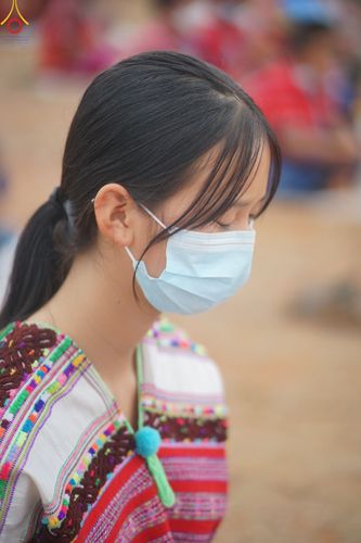 ภาพ No.50673:ประมวลภาพพิธีตักบาตร ณ วัดแม่แพ จ.แม่ฮ่องสอน เนื่องในวันธรรมชัย