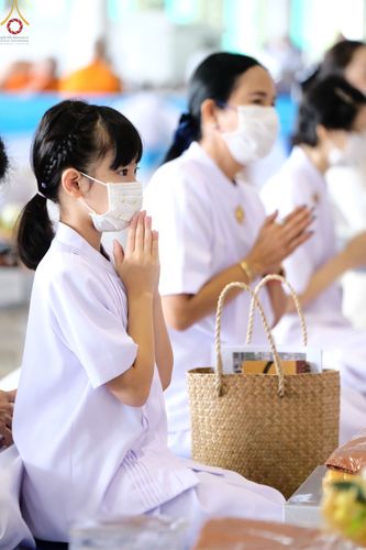 ภาพ No.48235:ประมวลภาพพิธีถวายผ้าอาบน้ำฝน และประทีปโคมไฟ เนื่องในวันอาสาฬหบูชา ประจำปี 2565