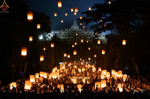 ภาพ No.46535:พิธีจุดโคมวิสาขประทีป วันวิสาขบูชา พ.ศ. 2565 ณ ประเทศอินโดนีเซีย