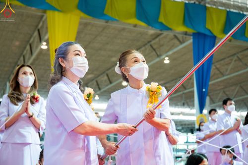 ภาพ No.52360:ประมวลภาพพิธีบูชาข้าวพระ (วันอาทิตย์ต้นเดือนตุลาคม) ณ วัดพระธรรมกาย จ.ปทุมธานี 