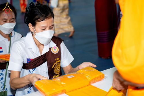 ภาพ No.52092:ประมวลภาพพิธีตักบาตรมิตรภาพไทย-เมียนมาร์ 105 รูป ณ วัดพระธรรมกาย