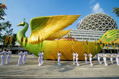 ภาพ No.43269:พิธีอัญเชิญมยุรนาวากาศ บูชาธรรมมหาปูชนียาจารย์ วันพฤหัสบดีที่ 3 กุมภาพันธ์ พ.ศ. 2565