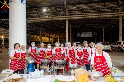 ภาพ No.305211:วันที่ 29 มกราคม พ.ศ. 2569 พิธีถวายภัตตาหารเป็นสังฆทาน แด่พระธรรมยาตรา ณ วัดพระธรรมกาย  จังหวัดปทุมธานี ในโครงการธรรมยาตรา กตัญญูบูชา มหาปูชนียาจารย์ พระมงคลเทพมุนี(สด จนฺทสโร) พระผู้ปราบมาร อนุสรณ์สถาน 7 แห่ง ปีที่ 14