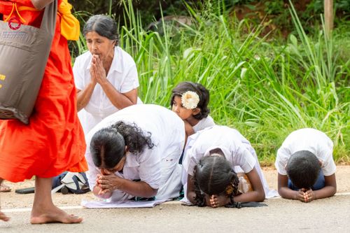 ภาพ No.226458:วันที่ 7-10 พฤษภาคม พ.ศ. 2568 โครงการเดินธรรมยาตรา สยาม-ลังกา ธรรมยาตรา ฉลองเทศกาลวิสาขบูชาแห่งชาติ ศรีลังกา บูชาธรรม 81 ปี หลวงพ่อธัมมชโย เมืองนูวราอิลิยา ประเทศศรีลังกา