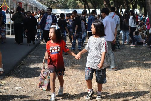 ภาพ No.194073:วัดพระธรรมกาย จัดงานวันเด็กแห่งชาติ ประจำปี พ.ศ.2568 ออกร้านอาหาร 200 ร้าน มอบของขวัญหลายหมื่นชิ้น วันที่ 12 มกราคม พ.ศ. 2568 วัดพระธรรมกาย อ.คลองหลวง จ.ปทุมธานี