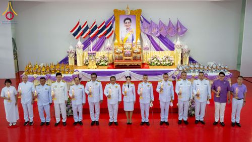 ภาพ No.227291:วันอังคารที่ 3 มิถุนายน พ.ศ. 2568 นายอำเภอคลองหลวง นำพสกนิกรรวมใจภักดิ์ สมเด็จพระนางเจ้าฯ พระบรมราชินี เนื่องในโอกาสวันเฉลิมพระชนมพรรษา ณ อาคารปลูกศรัทธา 2 วัดพระธรรมกาย อ.คลองหลวง จ.ปทุมธานี