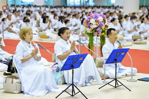 ภาพ No.139273:พิธีตักบาตร , พิธีบูชาข้าวพระ ณ ห้องแก้วสารพัด 1 สภาธรรมกายสากล วัดพระธรรมกาย วันอาทิตย์ต้นเดือนที่ 2 มิถุนายน พ.ศ. 2567