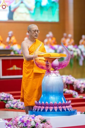 ภาพ No.154707:พิธีทอดผ้าป่าสมทบกฐินวัดพระธรรมกาย และสมทบกฐิน 30,000 วัดทั่วไทย ครั้งที่ 2 ณ สภาธรรมกายสากล วัดพระธรรมกาย วันอังคารที่ 17 กันยายน พ.ศ. 2567
