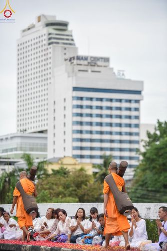 ภาพ No.128405:พิธีอัญเชิญพระบรมสารีริกธาตุ " ใจกลางเมืองนครหาดใหญ่ " เพื่อประดิษฐาน ณ มหารัตนเจดีย์สิริปทุมสวรรค์ (เจดีย์อริยพุทธะ 5 พระองค์) ศูนย์ปฏิบัติธรรมภาคใต้ อ.บางกล่ำ จ.สงขลา  วันที่ 9 มีนาคม พ.ศ.2567 (ชุดที่ 1)