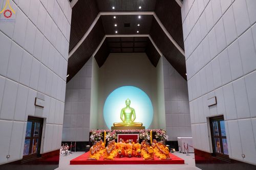 ภาพ No.141541:พิธีบรรพชาอุปสมบท โครงการอุปสมบทหมู่รุ่นผู้บริหาร รุ่นที่ 14 โครงการอุปสมบทหมู่ธรรมทายาท ระดับอุดมศึกษา รุ่นที่ 51 ภาคฤดูฝน ณ โบสถ์พระไตรปิฎก วัดพระธรรมกาย ในวันเสาร์ที่ 15 มิถุนายน พ.ศ. 2567