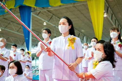 ภาพ No.52361:ประมวลภาพพิธีบูชาข้าวพระ (วันอาทิตย์ต้นเดือนตุลาคม) ณ วัดพระธรรมกาย จ.ปทุมธานี 