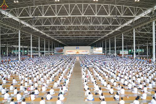 ภาพ No.48234:ประมวลภาพพิธีถวายผ้าอาบน้ำฝน และประทีปโคมไฟ เนื่องในวันอาสาฬหบูชา ประจำปี 2565