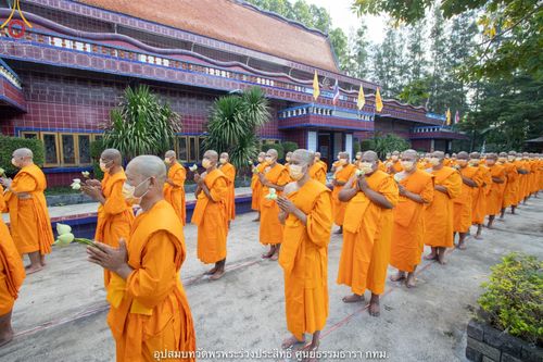 ภาพ No.40220:พิธีตัดปอยผม ปลงผม ขอขมารับผ้าไตรและพิธีบรรพชา ในโครงการอุปสมบท บูชาธรรมมหาปูชนียาจารย์ ประจำปี 2564 ชุดที่ 10