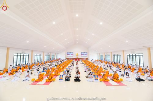 ภาพ No.40820:พิธีตัดปอยผม ปลงผม ขอขมารับผ้าไตรและพิธีบรรพชา ในโครงการอุปสมบท บูชาธรรมมหาปูชนียาจารย์ ประจำปี 2564 ชุดที่ 16