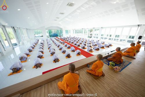 ภาพ No.39692:พิธีตัดปอยผม ปลงผม ขอขมารับผ้าไตรและพิธีบรรพชา ในโครงการอุปสมบท บูชาธรรมมหาปูชนียาจารย์ ประจำปี 2564 ชุดที่ 4