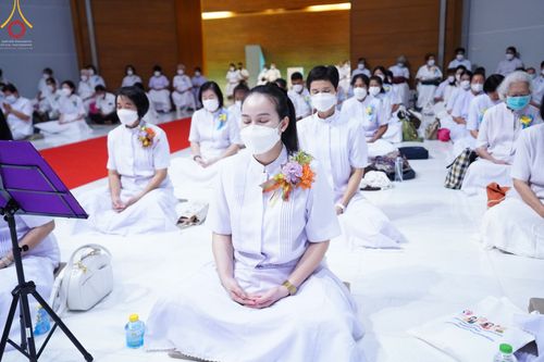 ภาพ No.52197:ประมวลภาพพิธีสักการะพระมงคลเทพมุนี (สด จนฺทสโร) ณ ศูนย์ปฏิบัติธรรมพระมงคลเทพมุนี