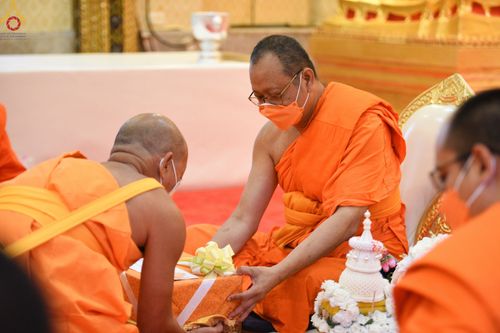 ภาพ No.48089:ประมวลภาพพิธีเวียนประทักษิณ และบรรพชาอุปสมบท รุ่นเข้าพรรษา ปี 2565