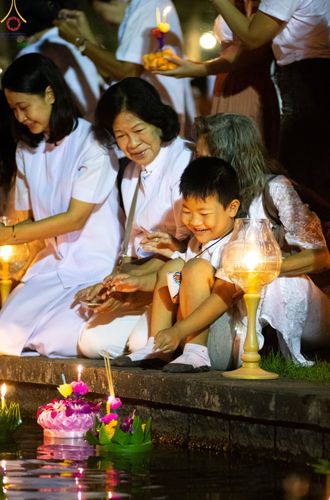 ภาพ No.55391:ประมวลภาพพิธีลอยกระทงธรรม ณ วัดพระธรรมกาย (วันที่ 8 พฤศจิกายน พ.ศ. 2565)