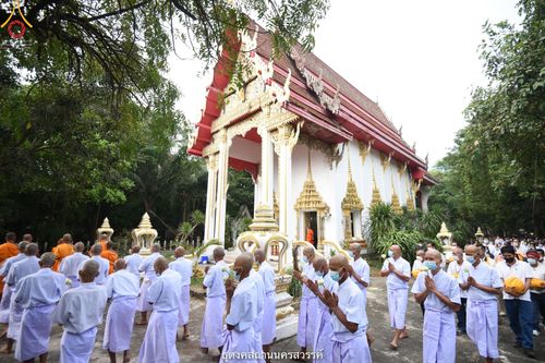 ภาพ No.40137:พิธีตัดปอยผม ปลงผม ขอขมารับผ้าไตรและพิธีบรรพชา ในโครงการอุปสมบท บูชาธรรมมหาปูชนียาจารย์ ประจำปี 2564 ชุดที่ 9