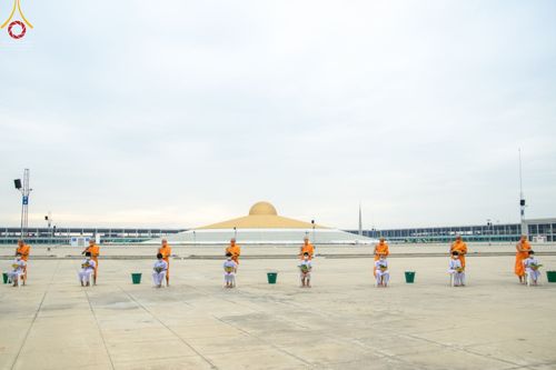 ภาพ No.44018:ประมวลภาพพิธีปลงผม โครงการบรรพชาสามเณรฟื้นฟูพระพุทธศาสนาทั่วไทย ณ ศูนย์อบรมวัดพระธรรมกาย