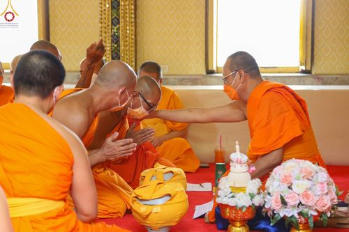 ภาพ No.48088:ประมวลภาพพิธีเวียนประทักษิณ และบรรพชาอุปสมบท รุ่นเข้าพรรษา ปี 2565