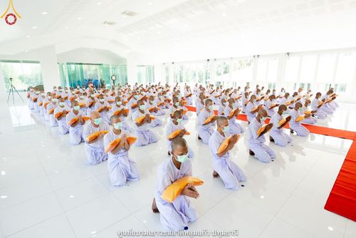 ภาพ No.39690:พิธีตัดปอยผม ปลงผม ขอขมารับผ้าไตรและพิธีบรรพชา ในโครงการอุปสมบท บูชาธรรมมหาปูชนียาจารย์ ประจำปี 2564 ชุดที่ 4