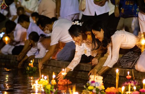 ภาพ No.55394:ประมวลภาพพิธีลอยกระทงธรรม ณ วัดพระธรรมกาย (วันที่ 8 พฤศจิกายน พ.ศ. 2565)