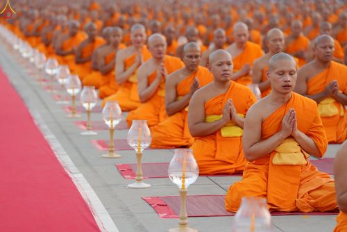 ภาพ No.307831:วันที่ 31 มกราคม พ.ศ. 2569 พิธีจุดประทีปธรรมถวายเป็นพุทธบูชา  และบูชาธรรมมหาปูชนียาจารย์ (ภาพชุดที่ 2) ณ วัดพระธรรมกาย ปทุมธานี ในโครงการธรรมยาตรา กตัญญูบูชา มหาปูชนียาจารย์ พระมงคลเทพมุนี(สด จนฺทสโร) พระผู้ปราบมาร อนุสรณ์สถาน 7 แห่ง ปีที่ 14