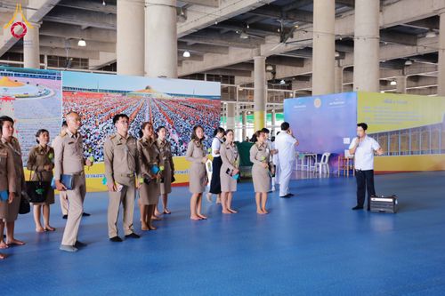 ภาพ No.311521:วันจันทร์ที่ 23 กุมภาพันธ์ พ.ศ. 2569 เปิดโลกทัศน์ผู้บริหารสถานศึกษายุคใหม่ เรียนรู้ต้นแบบการพัฒนาคนผ่านพลัง “บวร–V-Star” ผู้เข้ารับการพัฒนาตามโครงการ สพฐ. ศึกษาดูงานวัดพระธรรมกาย เสริมภาวะผู้นำคุณธรรมสู่การบริหารโรงเรียนอย่างยั่งยืน ณ อาคาร 100 ปี คุณยาย