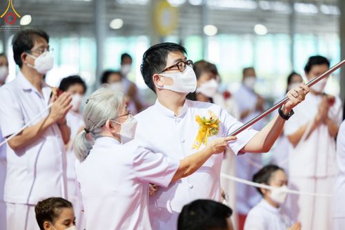 ภาพ No.52354:ประมวลภาพพิธีบูชาข้าวพระ (วันอาทิตย์ต้นเดือนตุลาคม) ณ วัดพระธรรมกาย จ.ปทุมธานี 