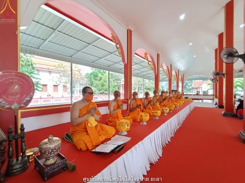 ภาพ No.40986:พิธีตัดปอยผม ปลงผม ขอขมารับผ้าไตรและพิธีบรรพชา ในโครงการอุปสมบท บูชาธรรมมหาปูชนียาจารย์ ประจำปี 2564 ชุดที่ 18