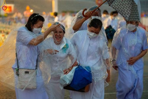 ภาพ No.52588:ประมวลภาพวันคล้ายวันเกิดครบรอบ 138 ปี พระมงคลเทพมุนี (สด จนฺทสโร) พระผู้ปราบมาร ชุดที่ 2