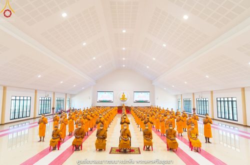 ภาพ No.40825:พิธีตัดปอยผม ปลงผม ขอขมารับผ้าไตรและพิธีบรรพชา ในโครงการอุปสมบท บูชาธรรมมหาปูชนียาจารย์ ประจำปี 2564 ชุดที่ 16