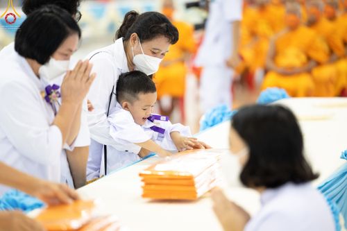 ภาพ No.52469:ประมวลภาพวันคล้ายวันเกิดครบรอบ 138 ปี พระมงคลเทพมุนี (สด จนฺทสโร) พระผู้ปราบมาร ชุดที่ 1