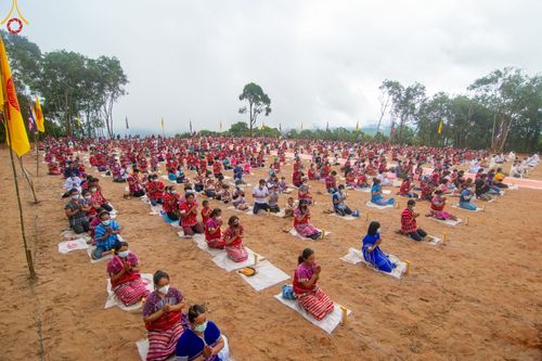 ภาพ No.50676:ประมวลภาพพิธีตักบาตร ณ วัดแม่แพ จ.แม่ฮ่องสอน เนื่องในวันธรรมชัย