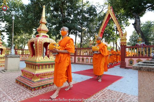 ภาพ No.40556:พิธีตัดปอยผม ปลงผม ขอขมารับผ้าไตรและพิธีบรรพชา ในโครงการอุปสมบท บูชาธรรมมหาปูชนียาจารย์ ประจำปี 2564 ชุดที่ 14