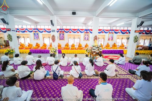 ภาพ No.40910:พิธีตัดปอยผม ปลงผม ขอขมารับผ้าไตรและพิธีบรรพชา ในโครงการอุปสมบท บูชาธรรมมหาปูชนียาจารย์ ประจำปี 2564 ชุดที่ 17