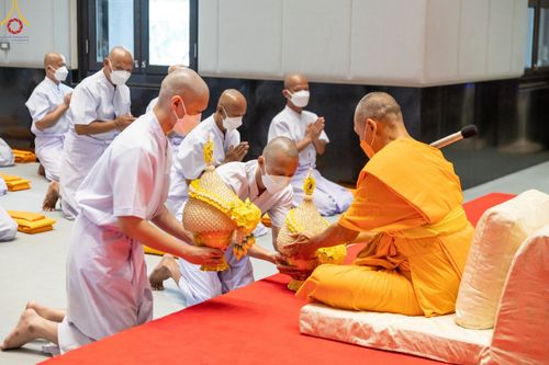 ภาพ No.51050:ประมวลภาพพิธีบรรพชาอุปสมบท โครงการบรรพชาอุปสมบทหมู่ รุ่นวันครูวิชชาธรรมกาย ปีพุทธศักราช 2565