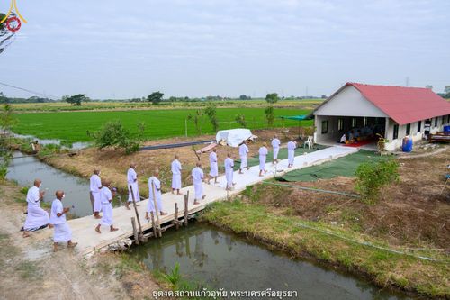 ภาพ No.39527:พิธีตัดปอยผม ปลงผม ขอขมารับผ้าไตรและพิธีบรรพชา ในโครงการอุปสมบท บูชาธรรมมหาปูชนียาจารย์ ประจำปี 2564  ชุดที่ 2