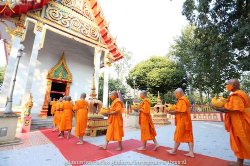 ภาพ No.40555:พิธีตัดปอยผม ปลงผม ขอขมารับผ้าไตรและพิธีบรรพชา ในโครงการอุปสมบท บูชาธรรมมหาปูชนียาจารย์ ประจำปี 2564 ชุดที่ 14