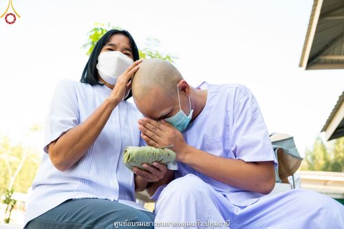 ภาพ No.39348:พิธีตัดปอยผมและปลงผมในโครงการอุปสมบท บูชาธรรมมหาปูชนียาจารย์ ประจำปี 2564 ชุดที่ 1