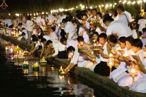 ภาพ No.55419:ประมวลภาพพิธีลอยกระทงธรรม ณ วัดพระธรรมกาย (วันที่ 8 พฤศจิกายน พ.ศ. 2565)